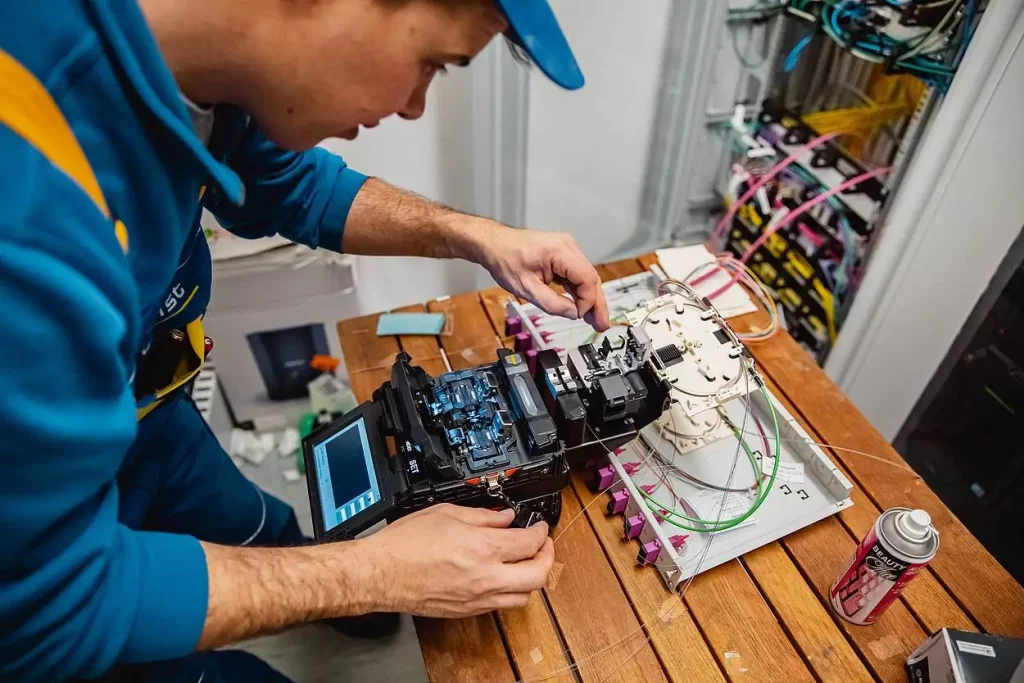 Advantages of Fiber Optic Precision in Fitness Tech